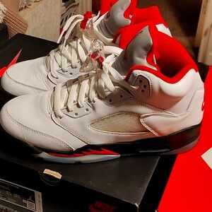 Fire red JORDAN 5 RETRO (GS)